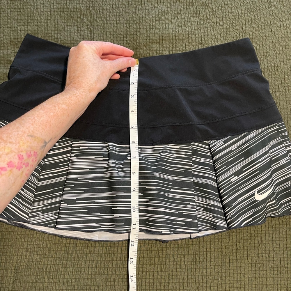 Women’s Nike active skort - Picture 7 of 7
